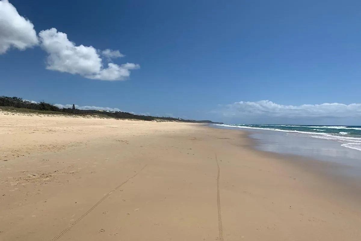 Crystal Shores Sunshine Beach Apartment
