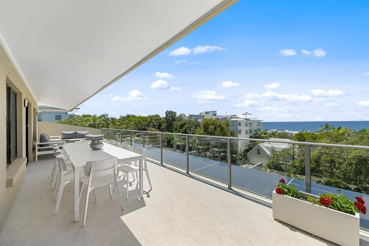 Crystal Shores Sunshine Beach Apartment